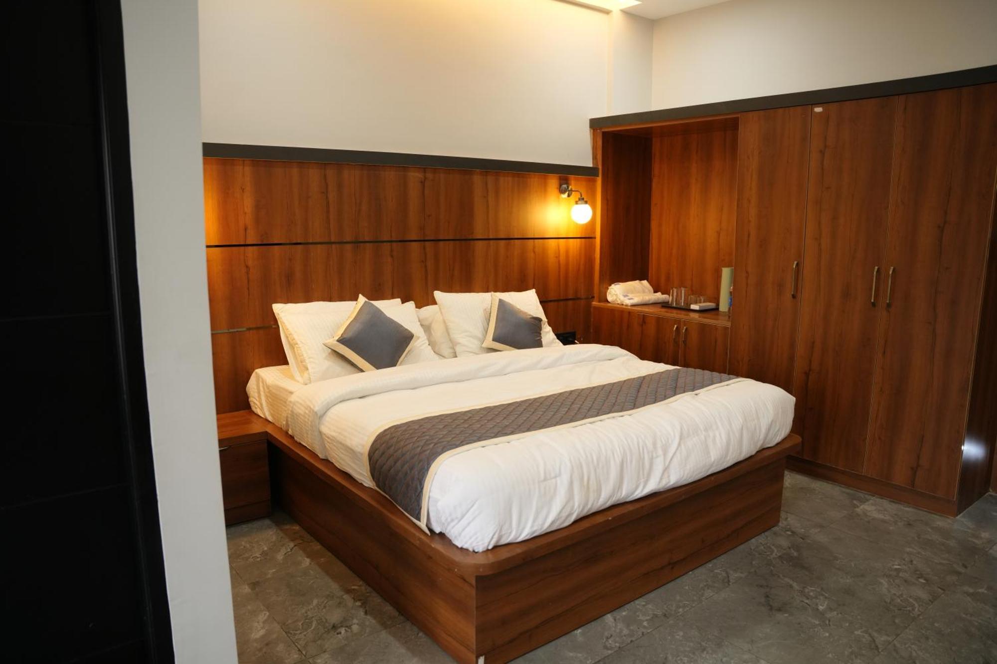 Hotel Sarvam Residency Sagar  Zewnętrze zdjęcie