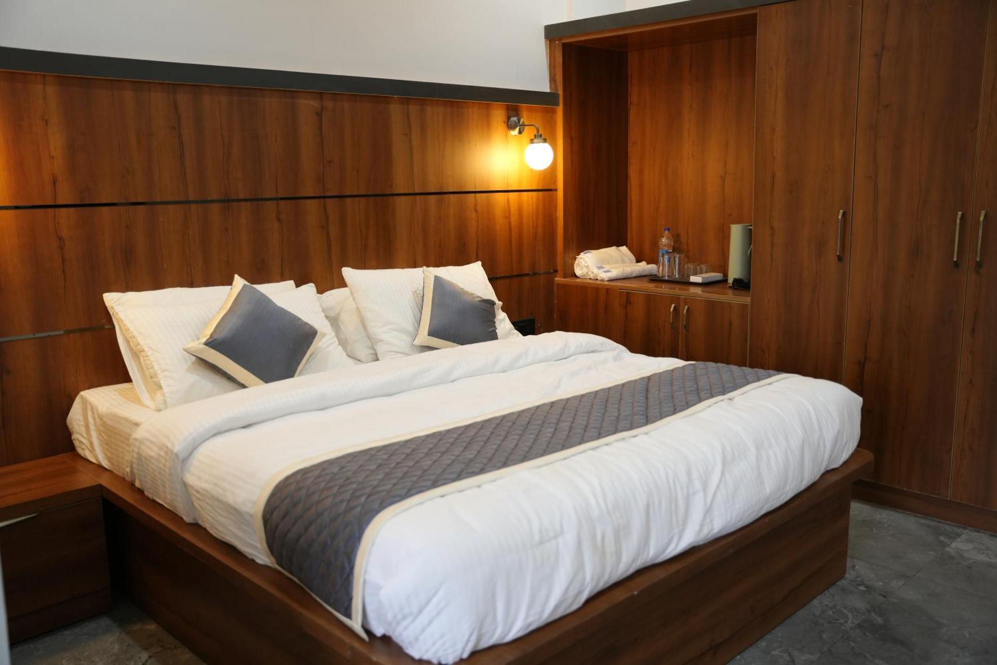 Hotel Sarvam Residency Sagar  Zewnętrze zdjęcie