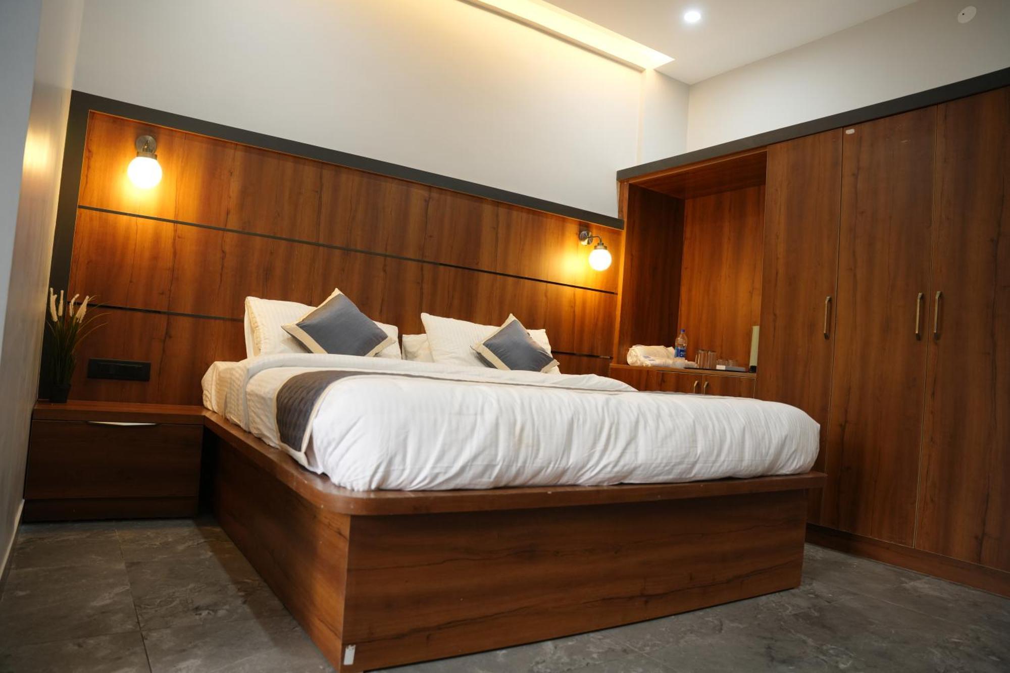 Hotel Sarvam Residency Sagar  Zewnętrze zdjęcie